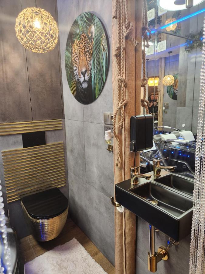 Warszawa Wola Wyjatkowe Studio Z Jacuzzi, Sauna I Fotelem Do Masazu - Exceptional Studio In Warsaw With Jacuzzi, Sauna And Massage Chair Dış mekan fotoğraf