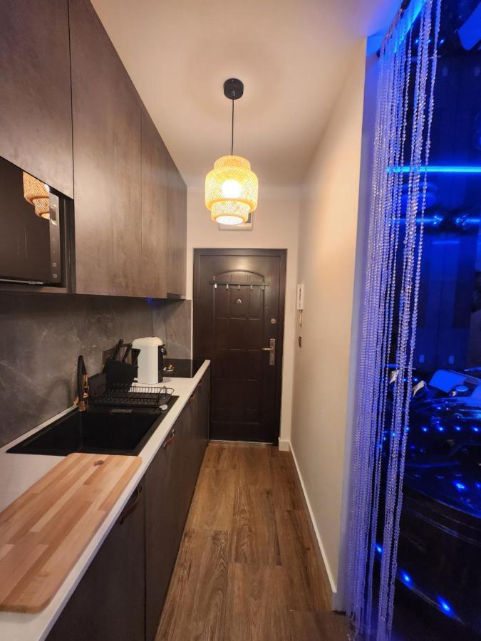 Warszawa Wola Wyjatkowe Studio Z Jacuzzi, Sauna I Fotelem Do Masazu - Exceptional Studio In Warsaw With Jacuzzi, Sauna And Massage Chair Dış mekan fotoğraf